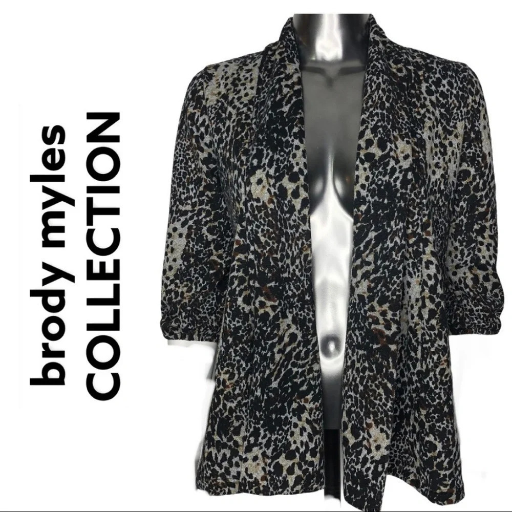 🛍️3/$40 Brody Myles Lightweight Animal Print  Knit Cardigan Size Small